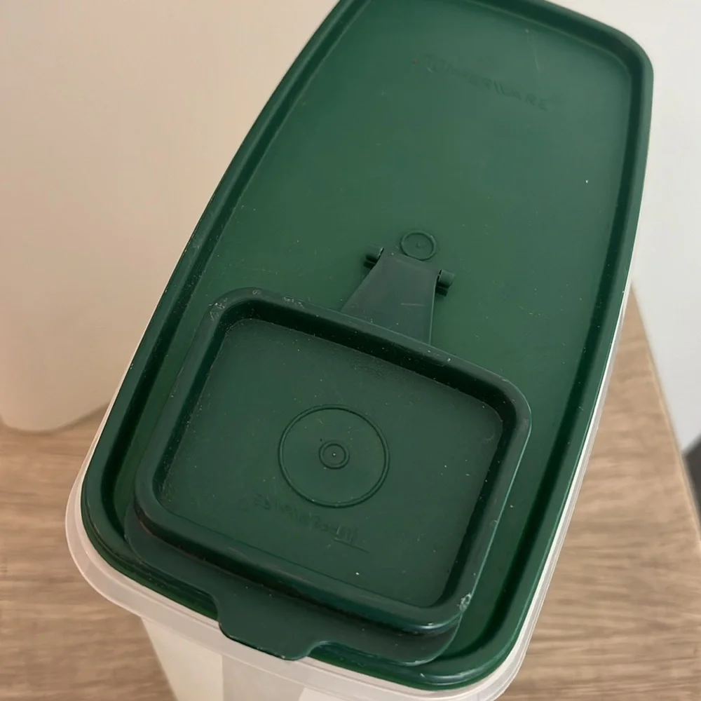 CEREAL/ DRY GOODS containers with flip lids from Tupperware. Very good c…